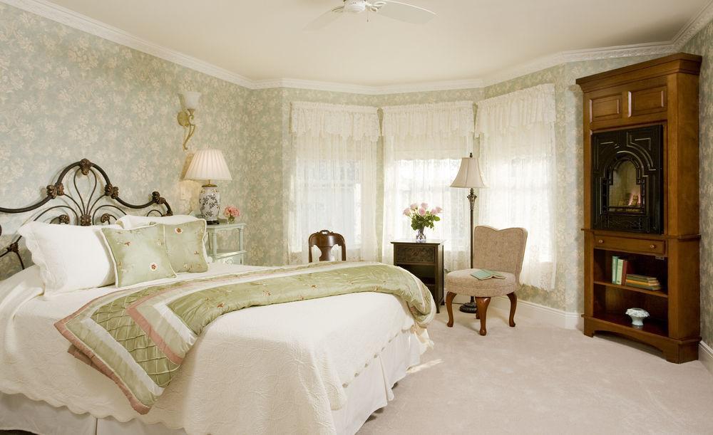 Wilbraham Mansion Hotel Cape May Room photo